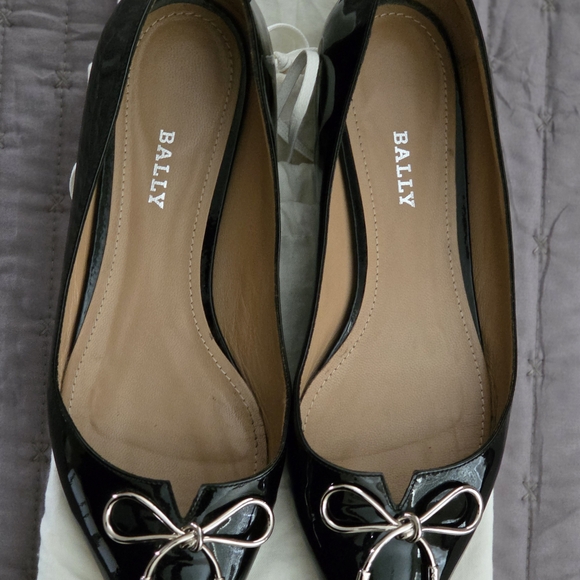 Bally Women's Patent Black Flats with Metallic Bow - Picture 4 of 11